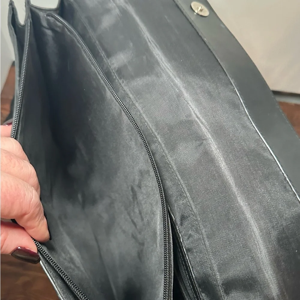 Kenneth Cole Reaction‎ Black Laptop Messenger Bag.